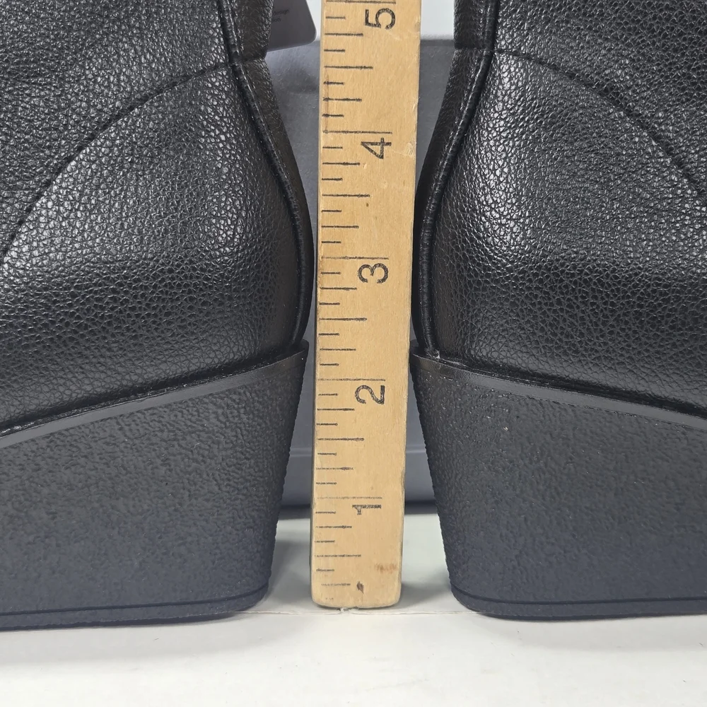 Aerosoles Binnie Black Wedge Faux Leather Ankle Boots Women's Size 6 Wide